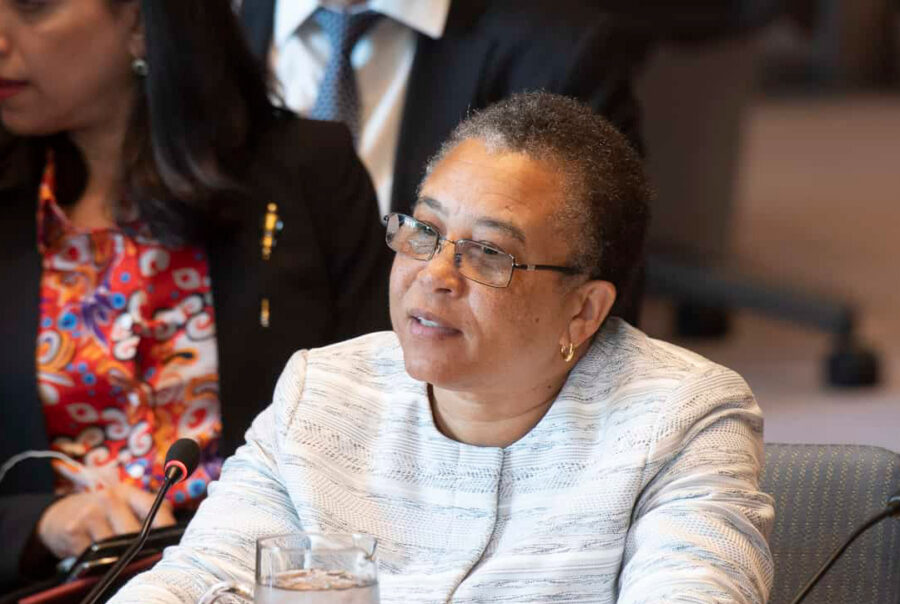 Loune Viaud - Aurora humanitarian